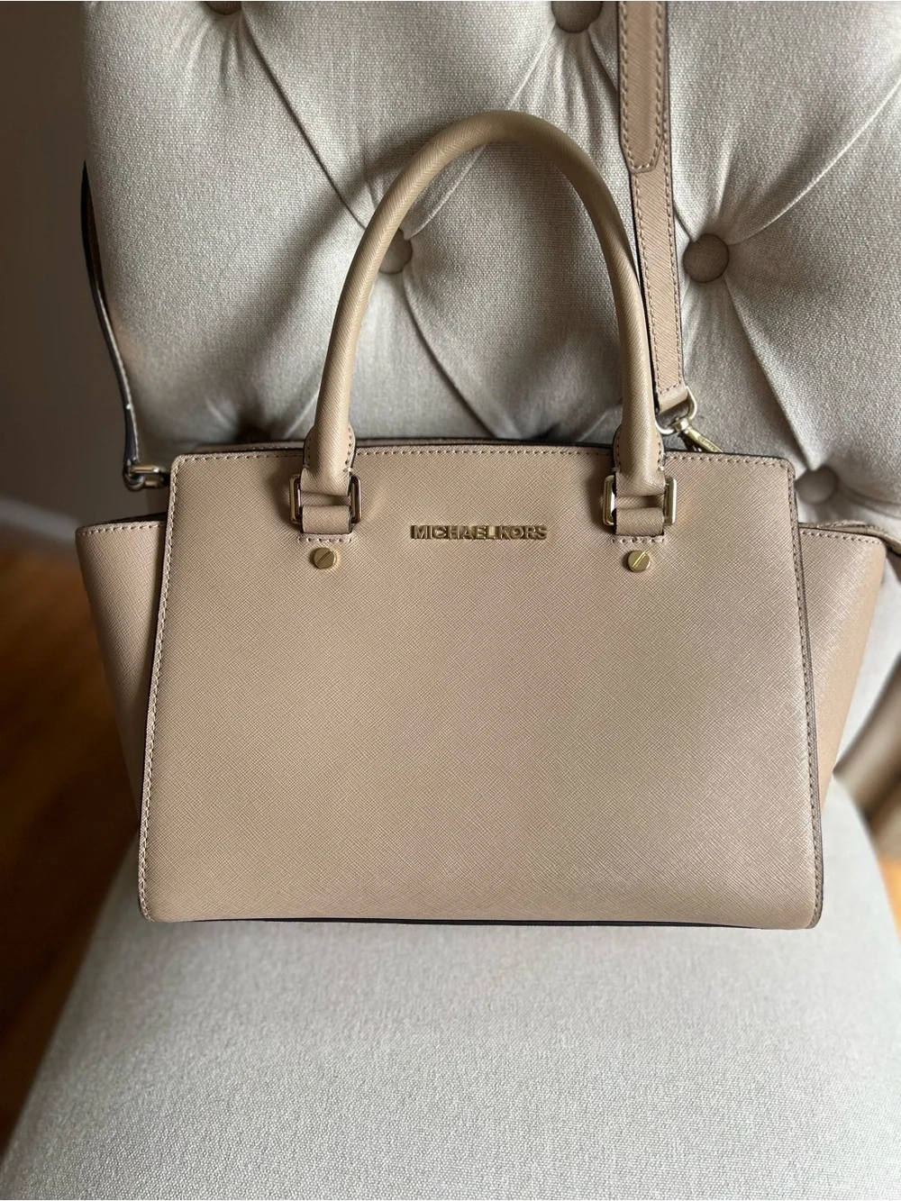 Michael Kors Selma Saffano Leather Medium Satchel in Oyster - Picture 2 of 16